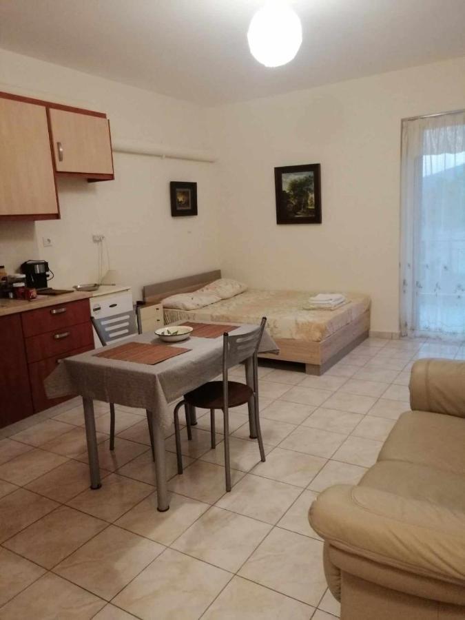 Gallery Suites "Athina" Mesolóngion Eksteriør bilde